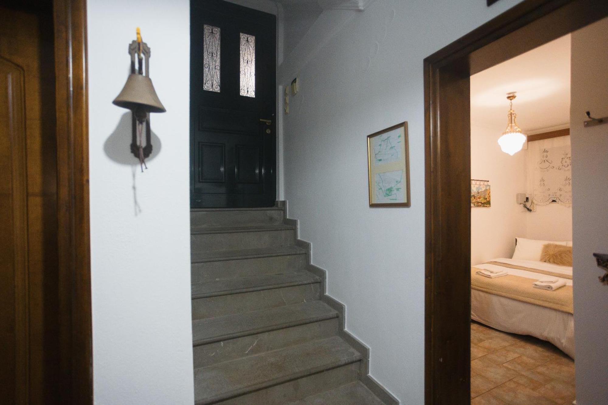 Billiard Home in Trikala Bagian luar foto