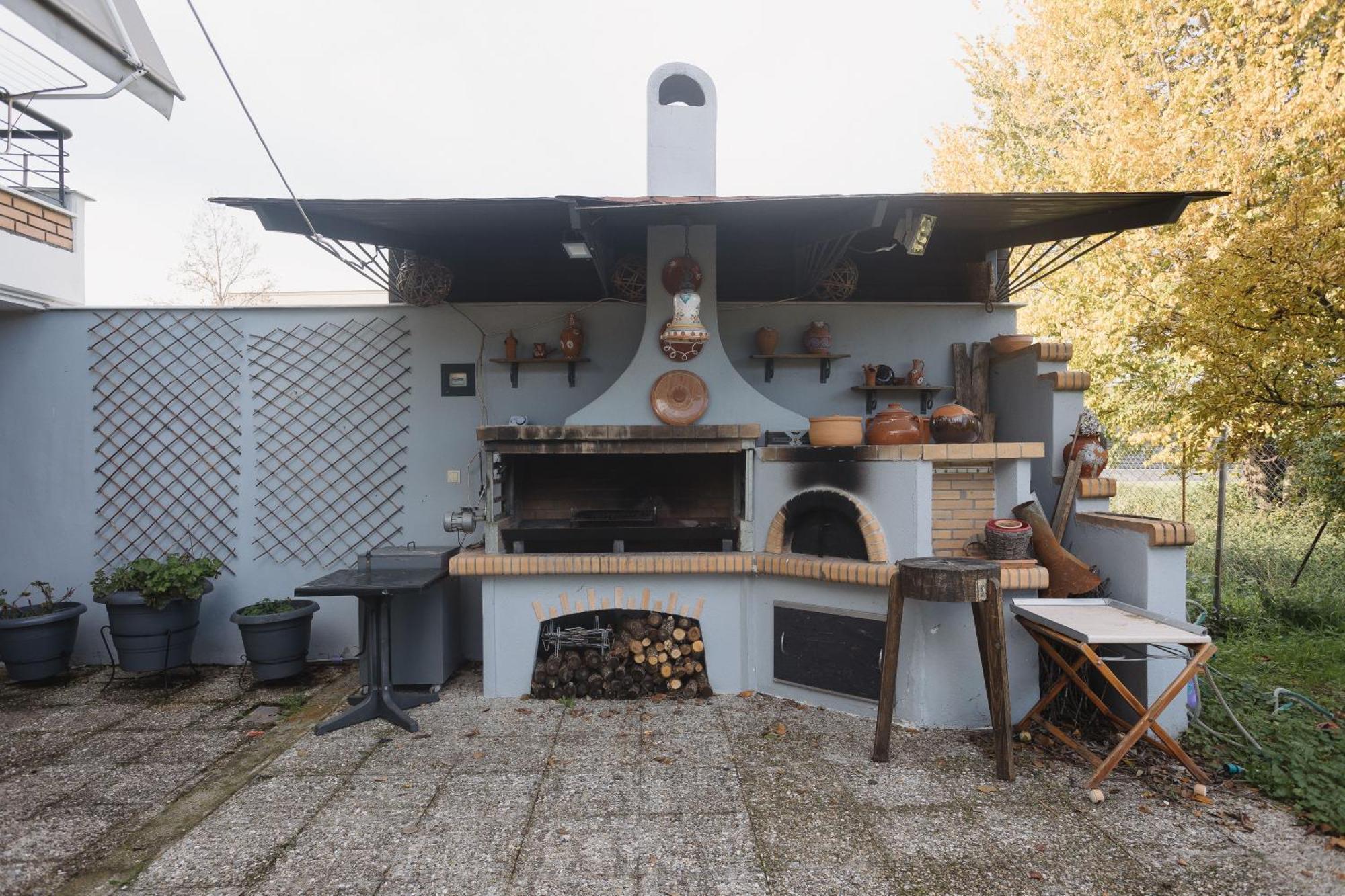 Billiard Home in Trikala Bagian luar foto