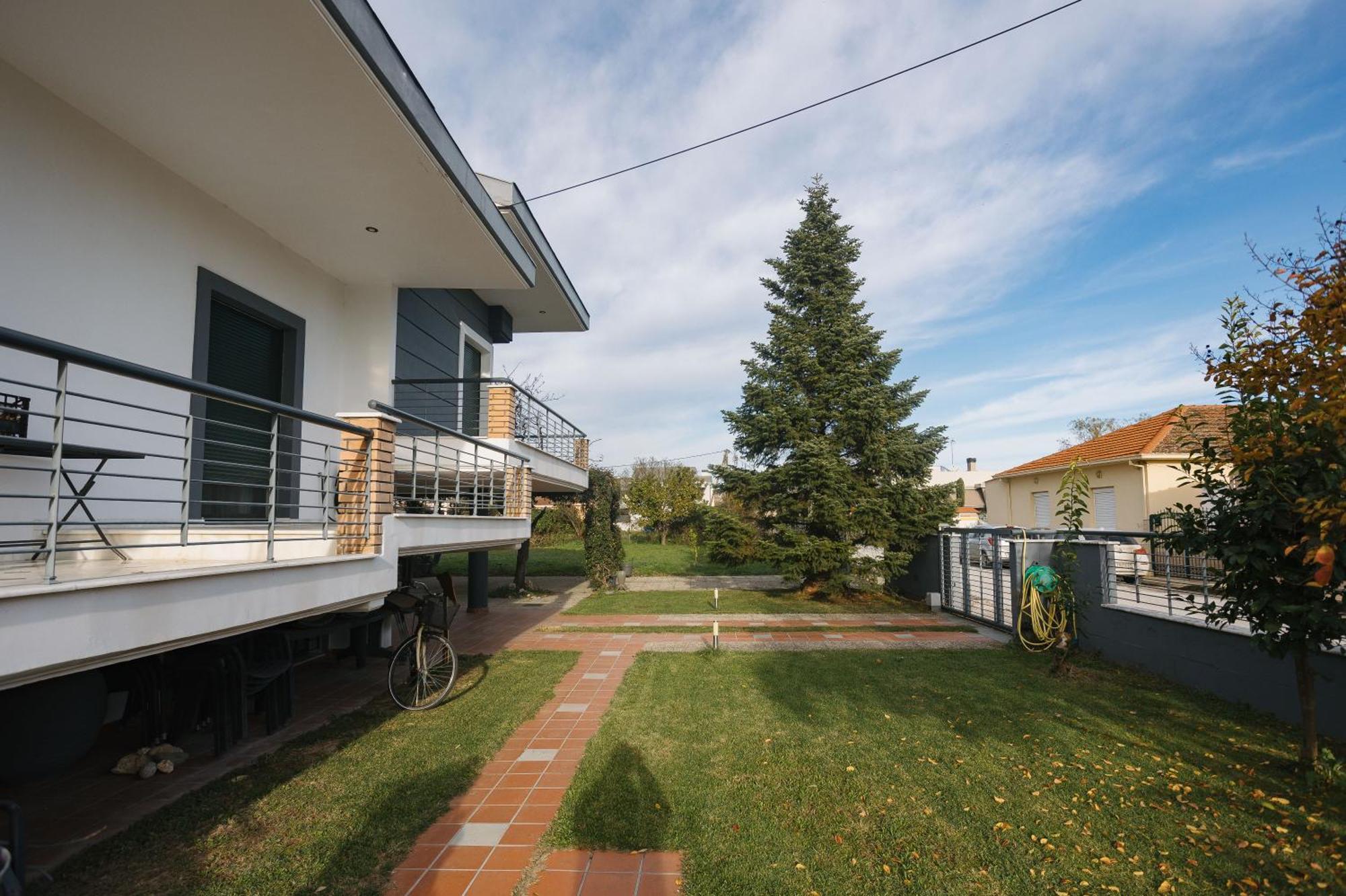 Billiard Home in Trikala Bagian luar foto