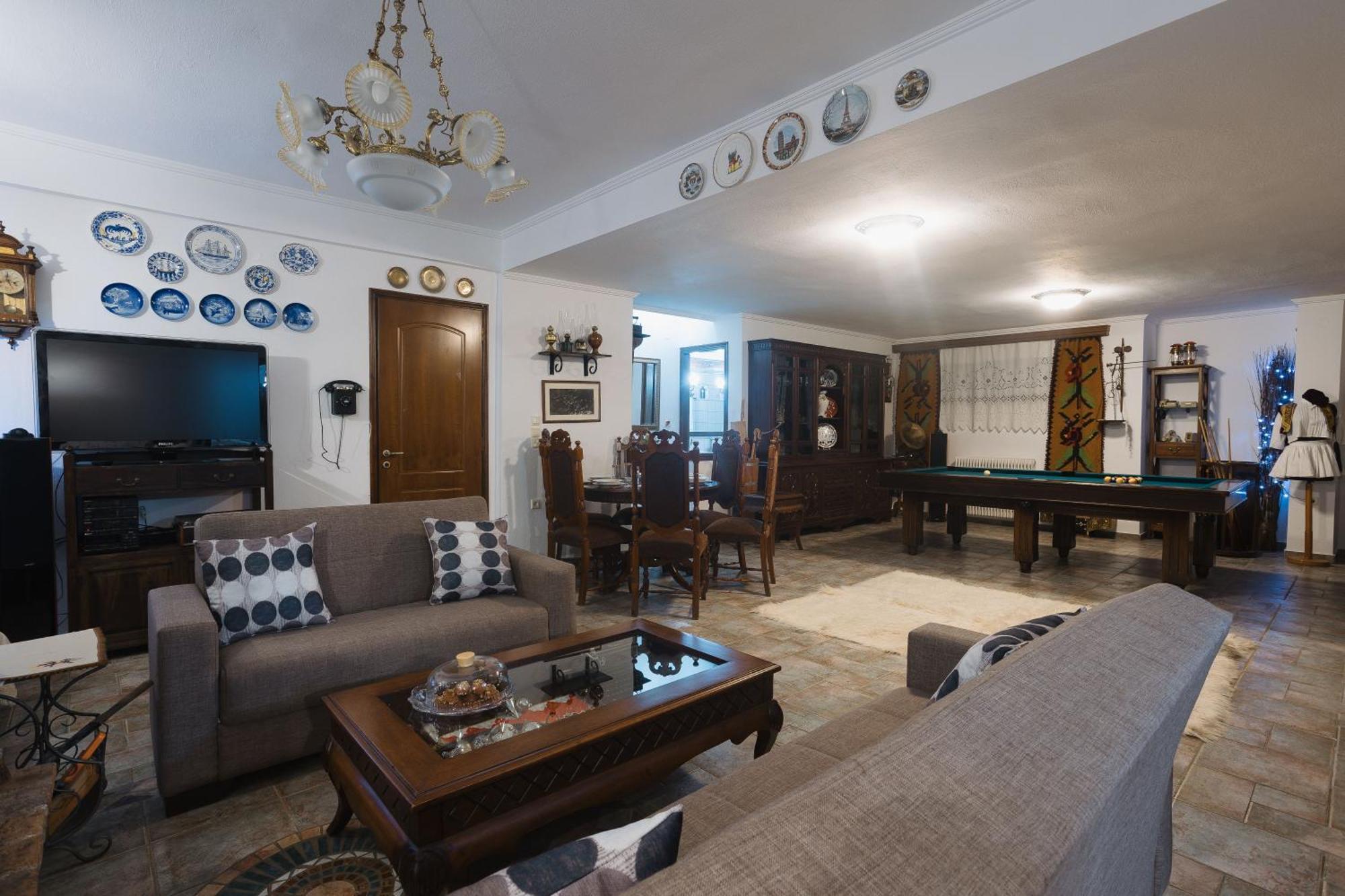 Billiard Home in Trikala Bagian luar foto